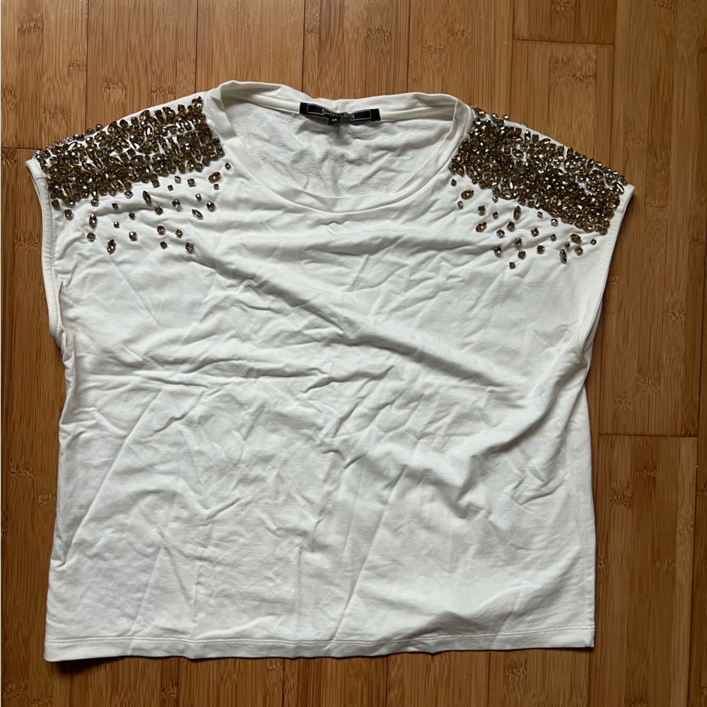 Elegant White Top with Gold Accents on Shoulder Size M
